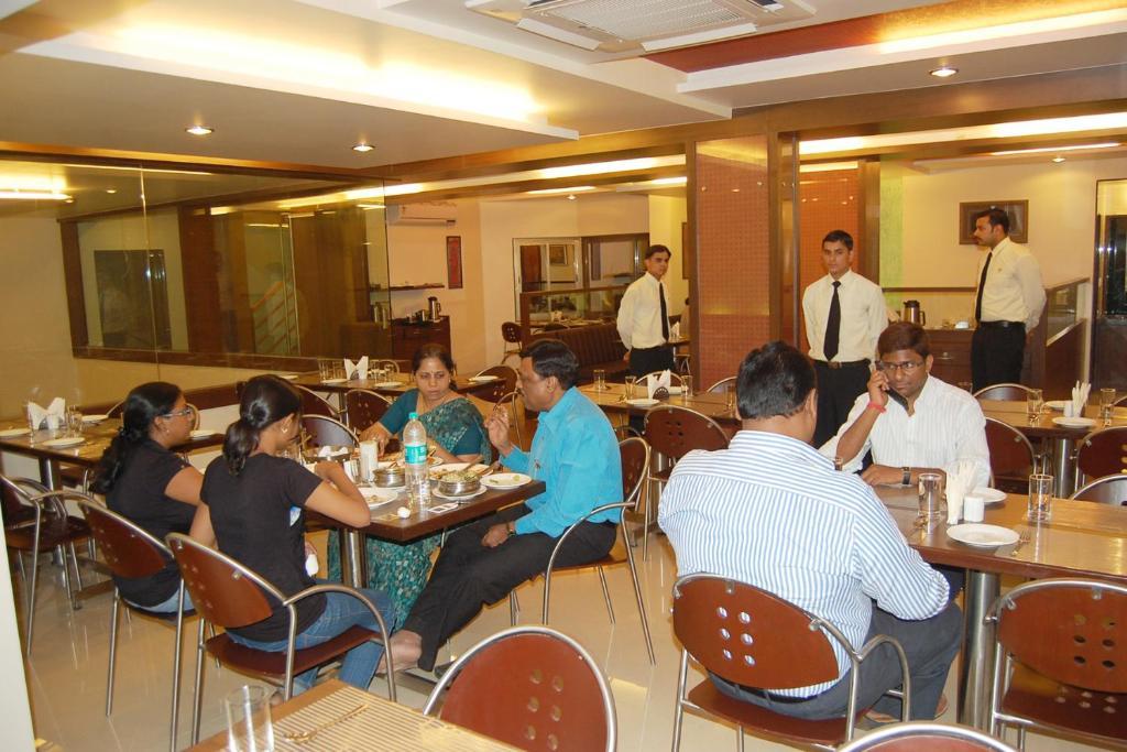 Hotel Bhagyalaxmi Shirdi Ngoại thất bức ảnh